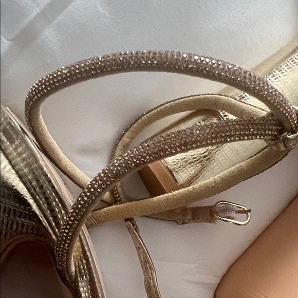 VENUS Shimmering Gold Platform Heels - Picture 2 of 7